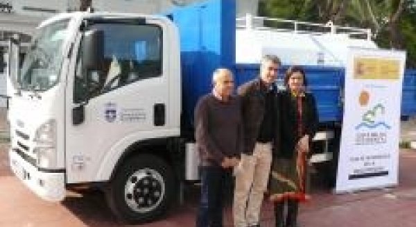 Mancomunidad entrega a Benalmádena un camión valorado en más de 64.000 euros