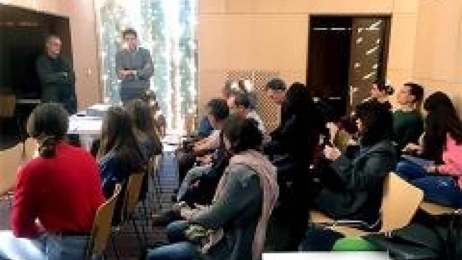La UMA celebra una jornada de divulgación en la casa y labotarorio solar ‘Lab patio 2.12’