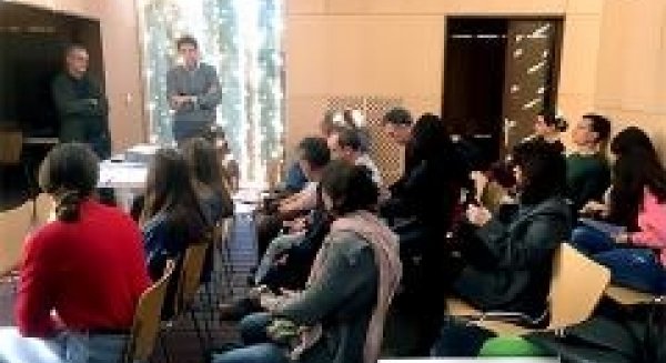 La UMA celebra una jornada de divulgación en la casa y labotarorio solar ‘Lab patio 2.12’