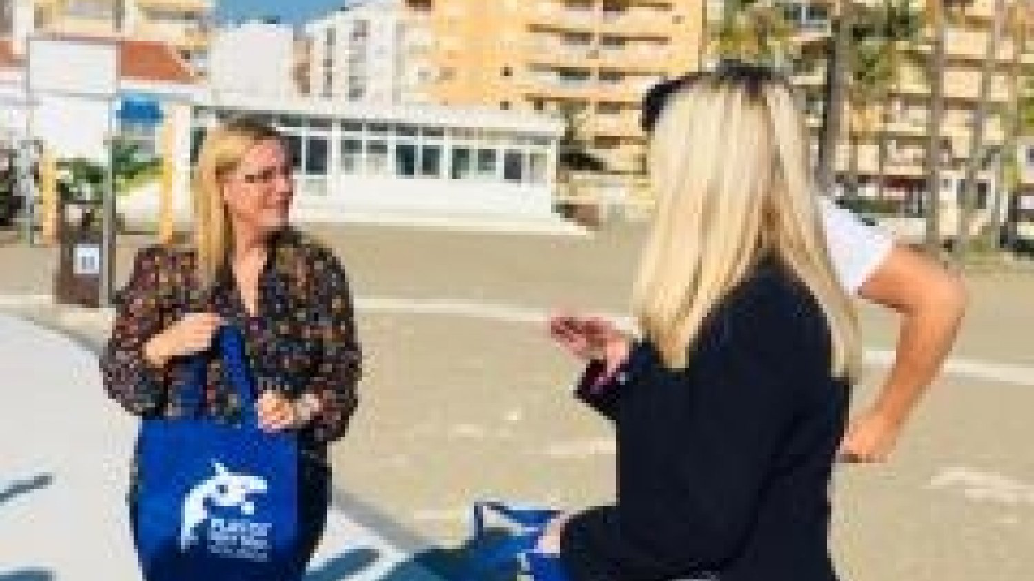 Fuengirola apuesta por la conservación marina con el impulso de una jornada de limpieza de plásticos