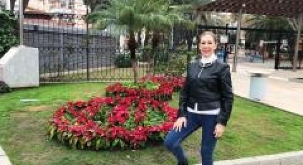 Unos cinco mil pascueros dan color navideño a las plazas y glorietas de Fuengirola