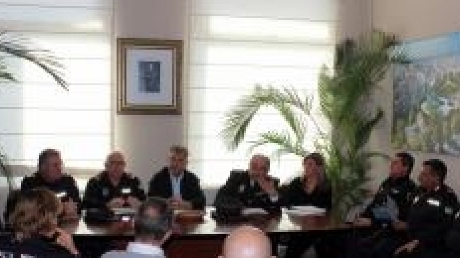 La Policía Local realiza una campaña de 'comercio seguro' en un dispositivo especial de seguridad en Navidad