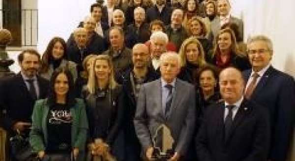 El Salón de Plenos del Ayuntamiento de Antequera acoge el acto de entrega del IX Premio a la Solidaridad