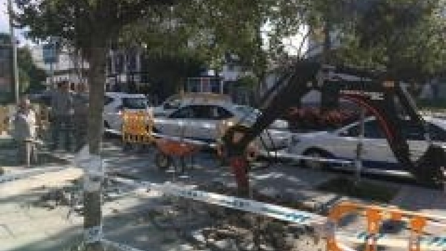 San Pedro Alcántara inicia la instalación de zonas de sombra en las paradas de taxi