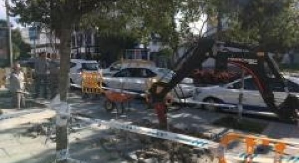 San Pedro Alcántara inicia la instalación de zonas de sombra en las paradas de taxi