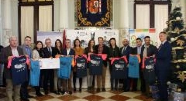 Unicaja Banco patrocina el IX Zurich Maratón de Málaga, con la participación de más de 5.000 atletas