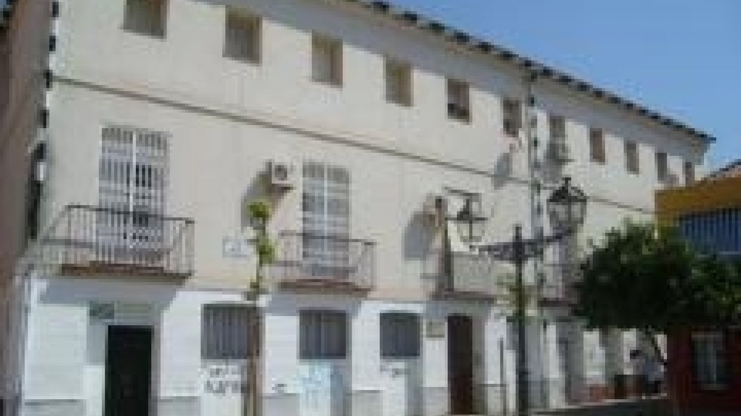 La Junta licita la reforma de un edificio con 26 viviendas públicas en alquiler en el Perchel