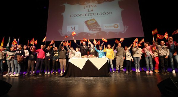 Casi 400 alumnos de la provincia han celebrado esta mañana el 40 aniversario de la Constitución española