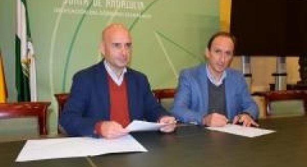 La Junta entrega a la cooperativa Trops una ayuda de 724.000 euros para fortalecer a los subtropicales en el mercado