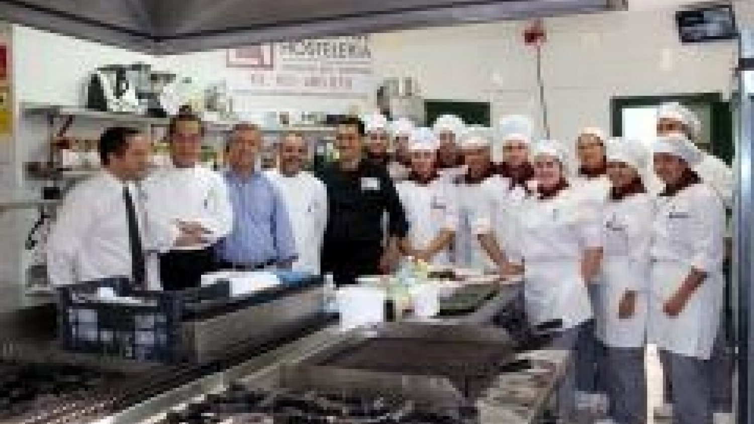 El Ayuntamiento ofrece cinco becas de formación  en la Escuela de Hostelería de Estepona