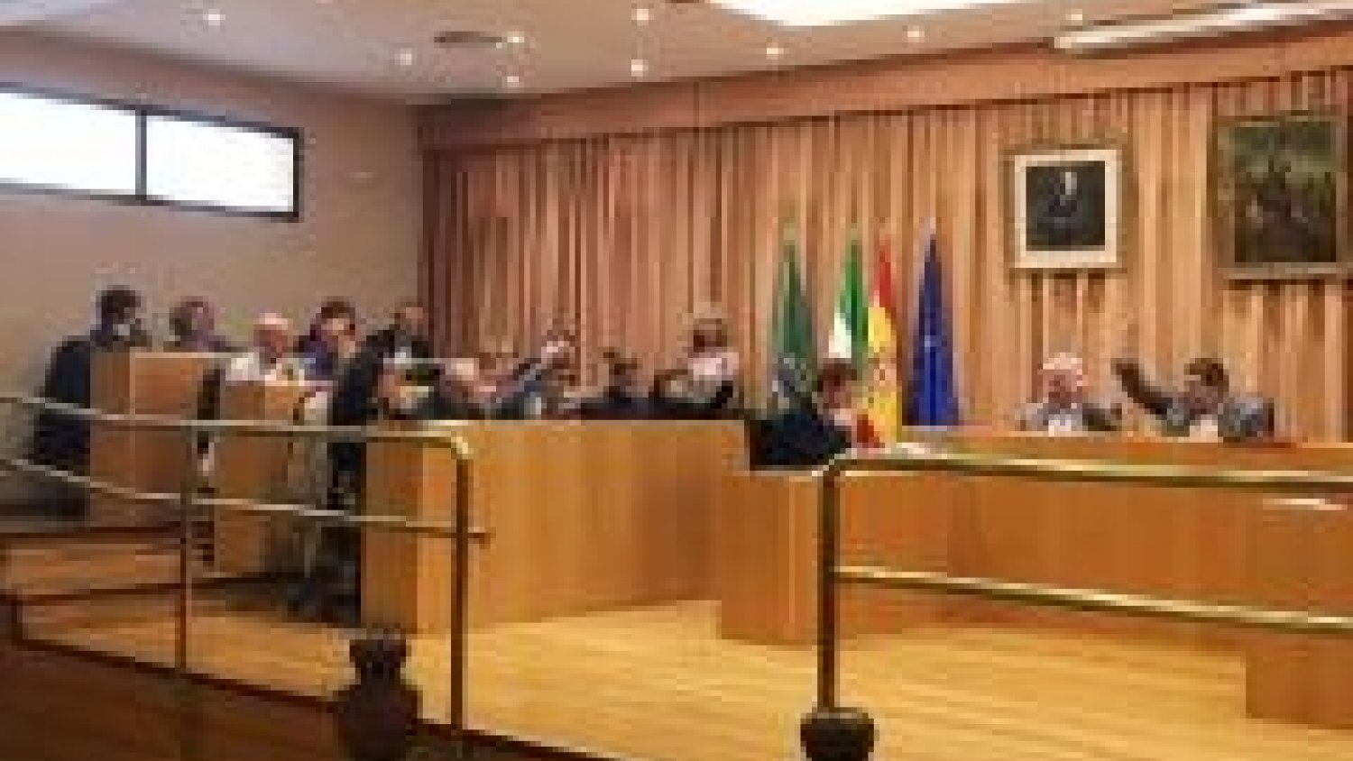 El Gobierno de Vélez sanea las cuentas municipales rebajando la deuda