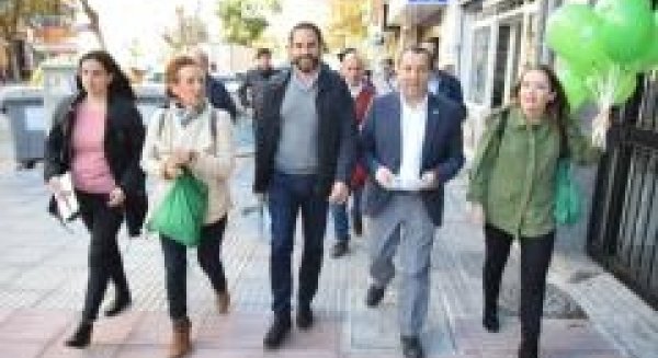 El PSOE pide una gran movilización  para enarbolar la bandera de Andalucía y frenar a la derecha radicalizada