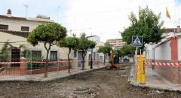 El Ayuntamiento de Estepona inicia la remodelación de calle Prolongación Cristo Rey