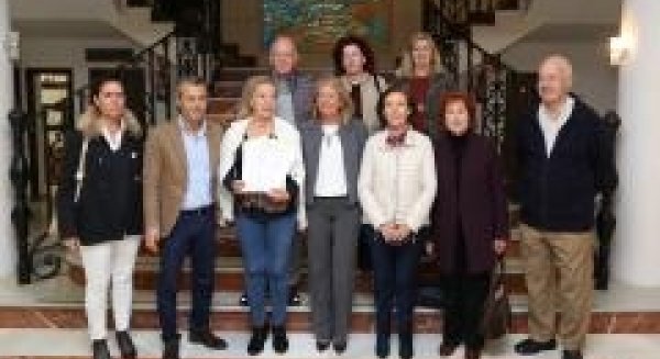 La alcaldesa de Marbella respalda a los vecinos en su petición a la Junta para el nuevo centro de salud