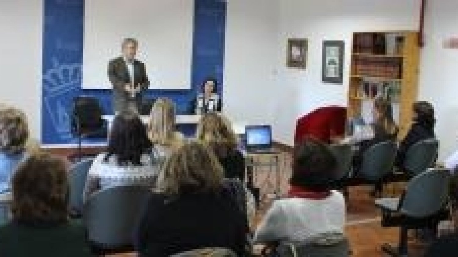 El Ayuntamiento de Estepona celebra el acto institucional contra la violencia de género