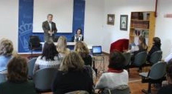 El Ayuntamiento de Estepona celebra el acto institucional contra la violencia de género
