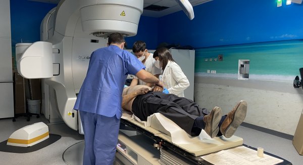 El Hospital Regional inicia dos técnicas de radioterapia para abordar tumores de mama y de pulmón