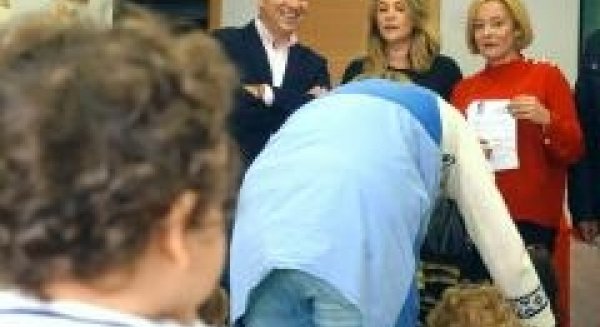 El PP quiere que la guardería sea gratuita de la mano del sector frente al 'decretazo' del PSOE