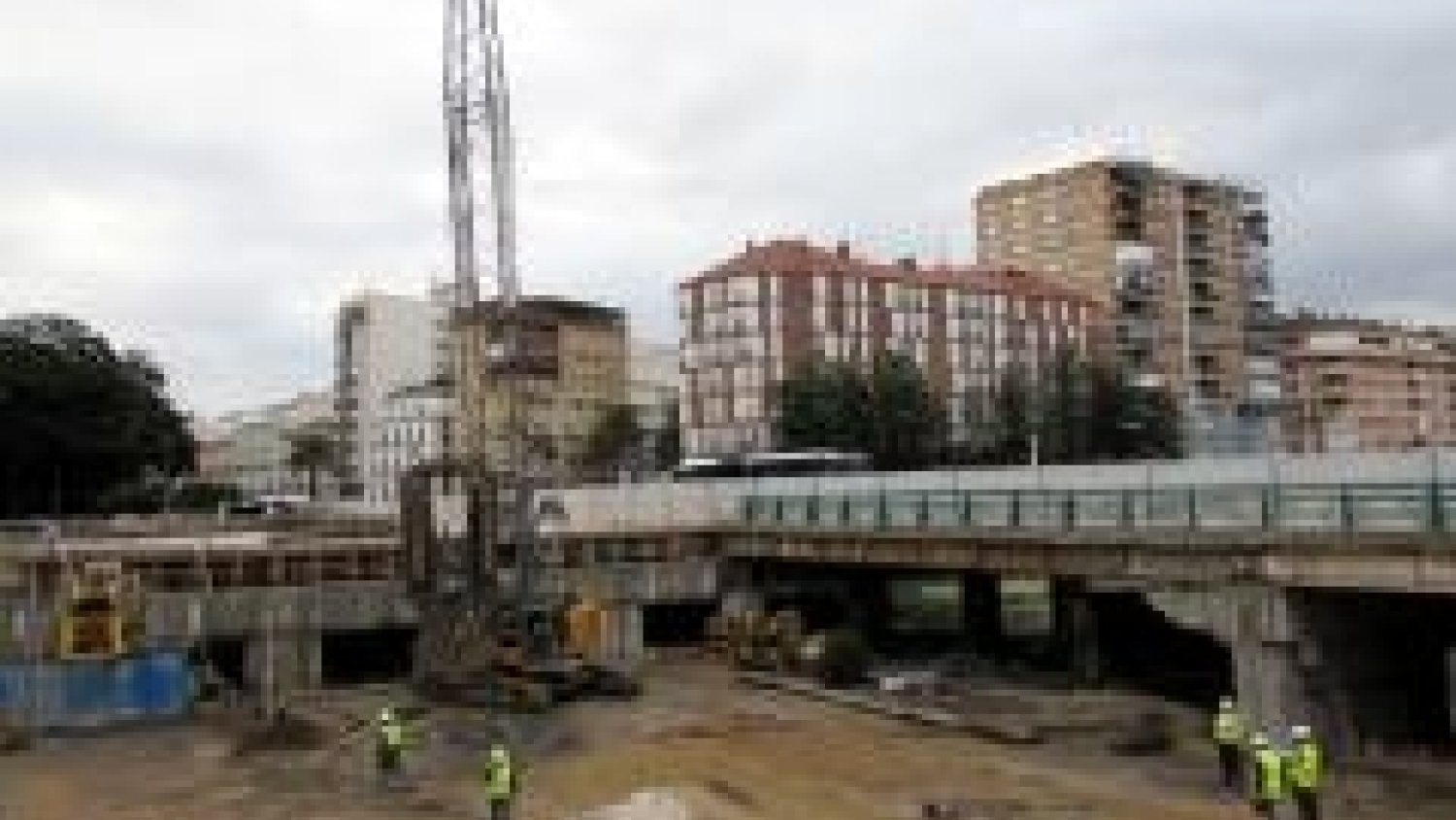 Se inician las últimas pantallas del metro bajo el puente de Tetuán, que estará reconstruido a finales de marzo