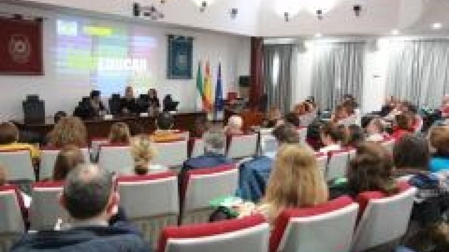 Docentes y familias de Málaga participan en el primer Foro Proeducar