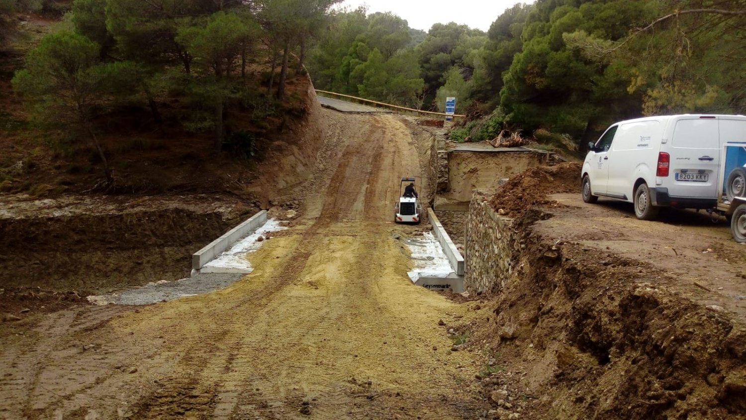 La Diputación reabre al tráfico la carretera de acceso a Bobastro tras unas obras de emergencia