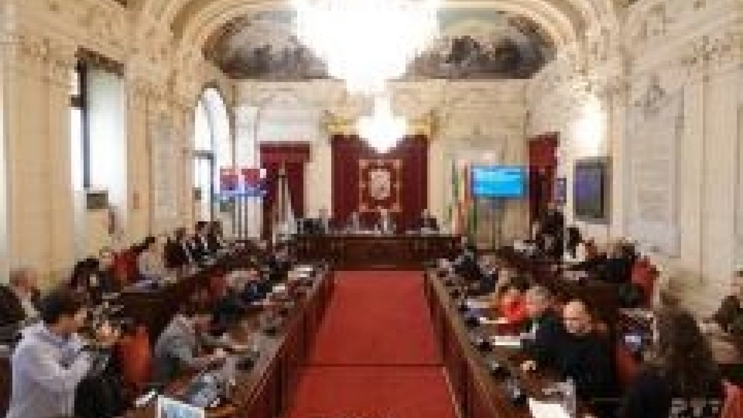 El equipo de gobierno aprueba con el respaldo mayoritario del pleno el 2º plan ‘Más barrios, más Málaga’