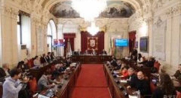 El equipo de gobierno aprueba con el respaldo mayoritario del pleno el 2º plan ‘Más barrios, más Málaga’