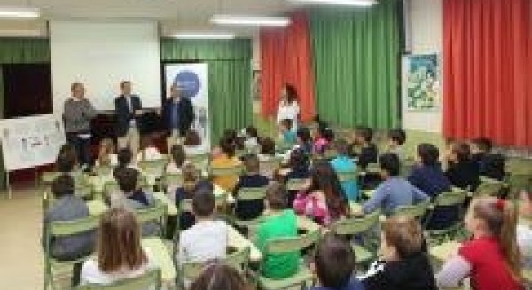 l programa ‘aqualogía’ conciencia sobre el uso responsable del agua a unos 700 alumnos de primaria en 13 centros educativos del municipio
