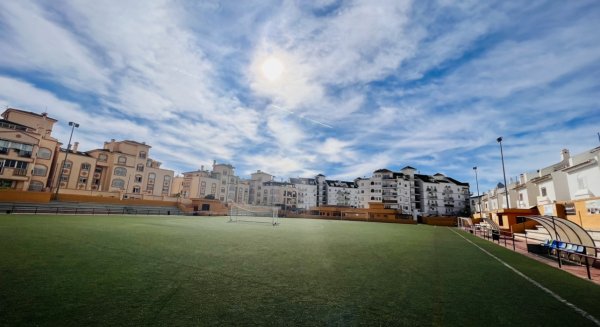 El Ayuntamiento de Fuengirola informa que remodelará el campo de fútbol Suel
