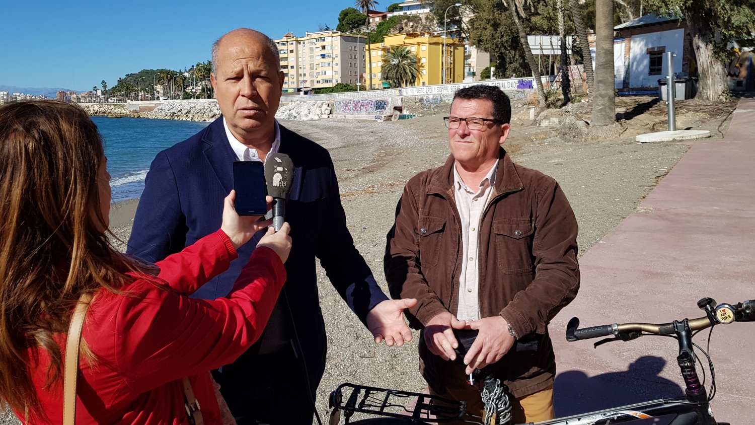 Imbroda critica el inmovilismo del PSOE al no construir ninguno de los más de 100 kilómetros de carriles-bici prometidos desde 2013