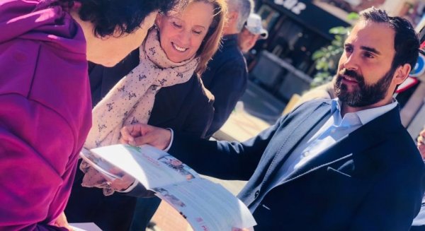 Daniel Pérez defiende en las barriadas de Málaga los logros de las políticas sociales desarrolladas por el gobierno de Susana Díaz