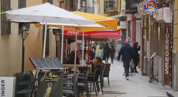 Los hosteleros rompen relaciones con el Ayuntamiento y planean un cierre general de locales