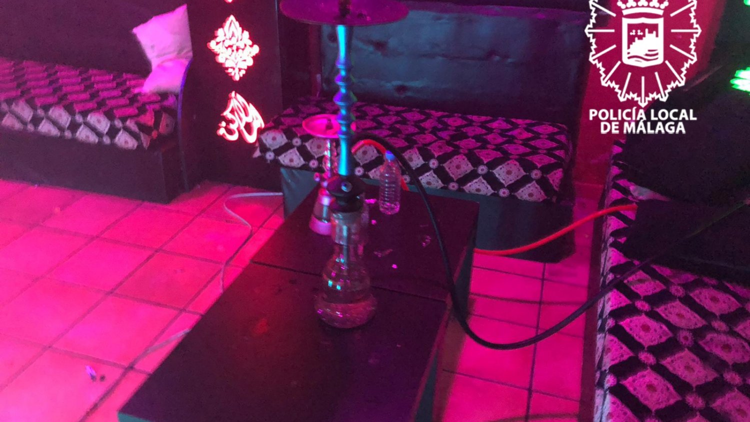 Denuncian a una tetería por permitir fumar en cachimbas a unos 50 menores