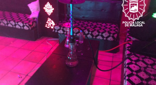 Denuncian a una tetería por permitir fumar en cachimbas a unos 50 menores