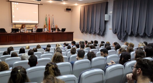 Expertos analizan el impacto de las nuevas tecnologías en la investigación de humanidades