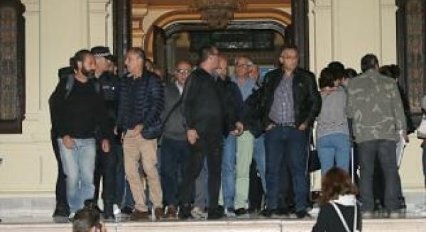 La Policía Local desaloja al comité de empresa de Limasa del Ayuntamiento