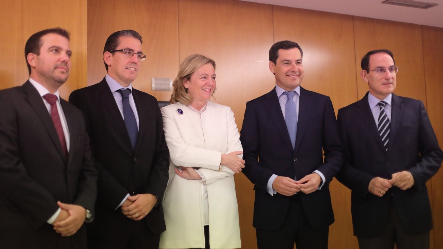 Juanma Moreno promete derogar el canon del agua y bajar los impuestos hasta igualarlos a los de Madrid