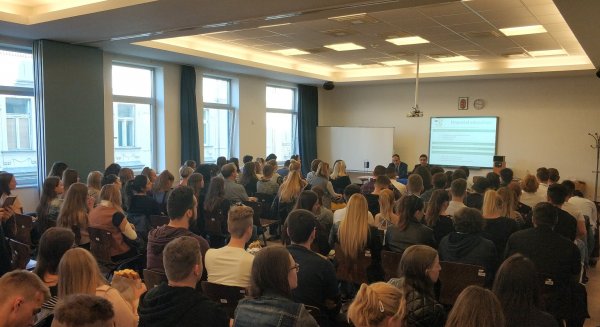 El Proyecto Edufinet de Unicaja participa en Budapest en un foro internacional de escuelas europeas
