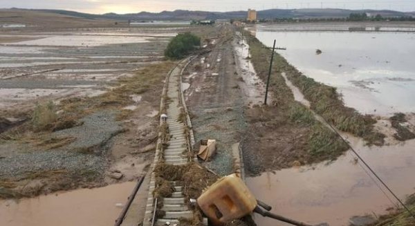 Adif continúa evaluando los daños en las tres líneas ferroviarias afectadas por las lluvias