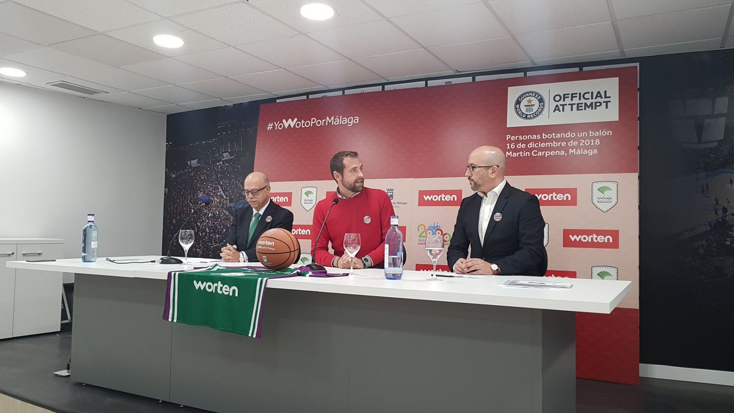 Málaga buscará el Record Guinness de personas botando un balón al mismo tiempo