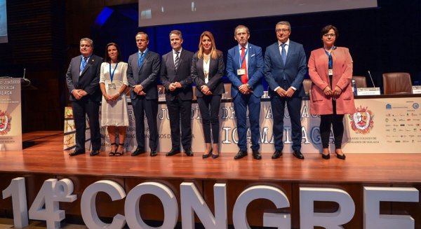 Susana Díaz valora el trabajo de los abogados para garantizar justicia gratuita y en igualdad