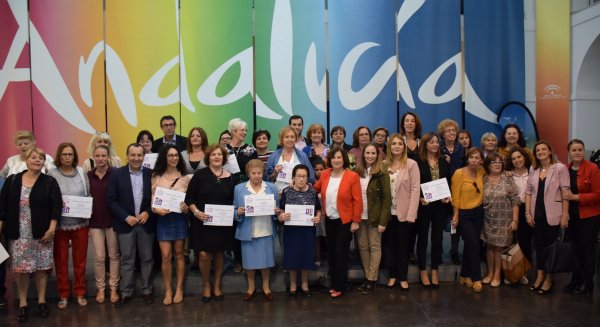 La Junta destaca los planes locales para fomentar el papel de la mujer en zonas rurales que prevé la Ley andaluza de Igualdad