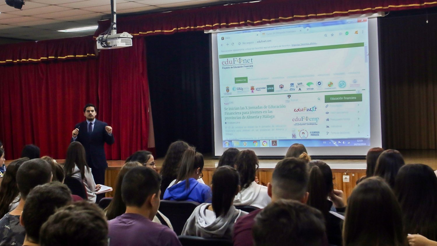 Unicaja inaugura en Málaga y Almería sus Jornadas de Educación Financiera para Jóvenes, que esperan alcanzar los 20.000 participantes
