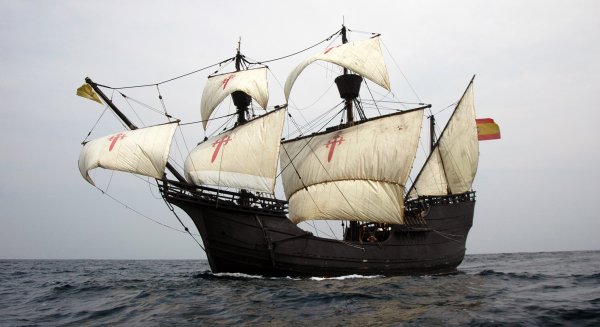 La Nao de Santa María, la Nao Victoria y el Galeón Andalucía desembarcan en el puerto de Málaga