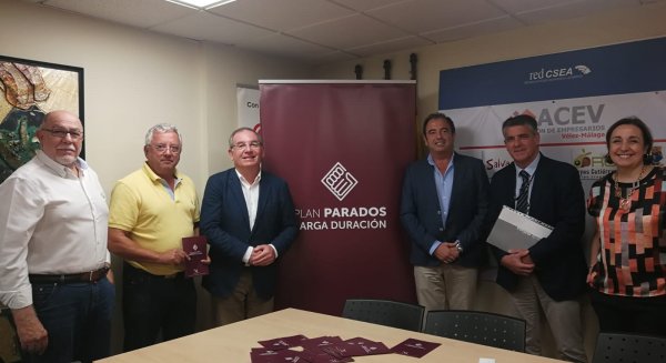 La Diputación anima a empresarios de la Axarquía a participar en el plan de empleo para parados de larga duración