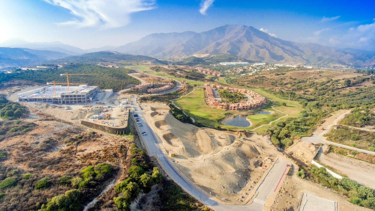 El entorno del hospital de Estepona se completará con una zona verde de 25.000 metros cuadrados