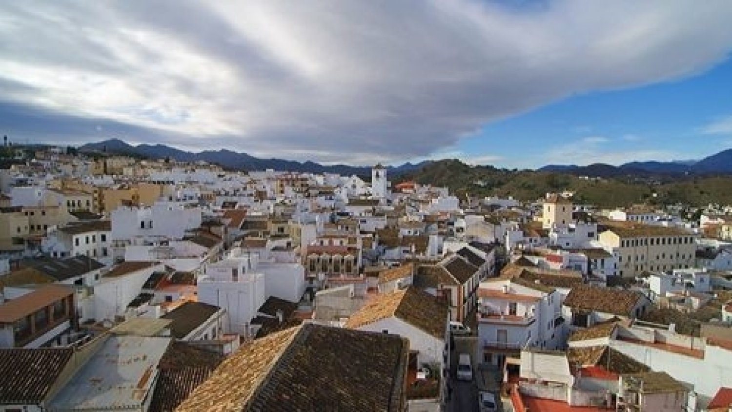 Hallan los cadáveres de dos mujeres y un hombre en Coín