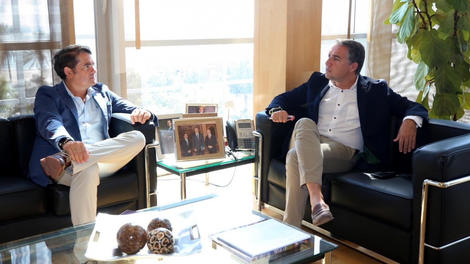 Bendodo recibe al presidente del Colegio de Administradores de Fincas de Málaga y Melilla, Fernando Pastor