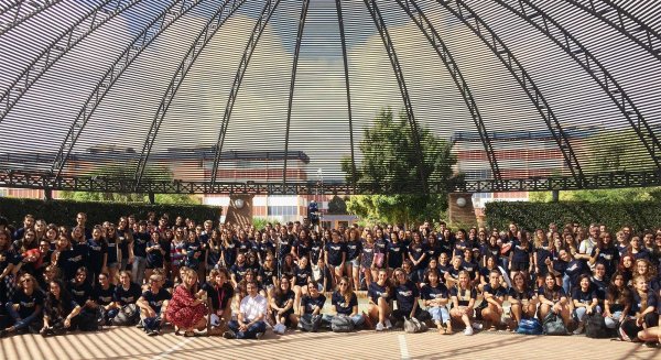 Los estudiantes del 'Buddy Program' celebran en el Jardín Botánico un encuentro de bienvenida