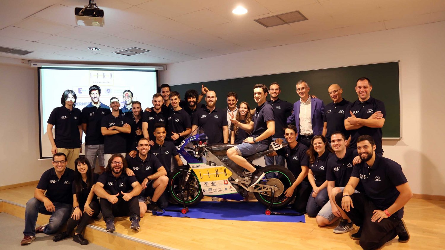 El UMA Racing Team pasa de las clases al circuito Motorland Aragón